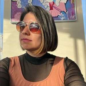 Meet your Posher, Cynthia